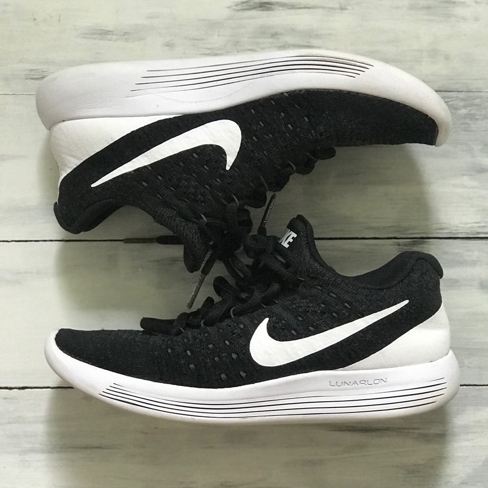 Nike Lunarlon Flyknit 2 sneakers. Black. Size 5